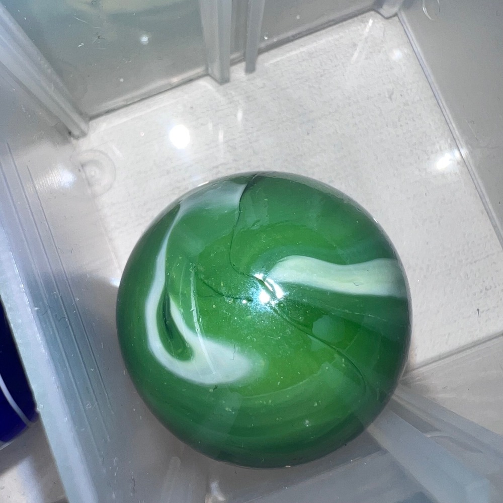 Mixed Lot of Assorted Glass Marbles Shooters Boulders Cats-Eyes with Case - Picture 9 of 16
